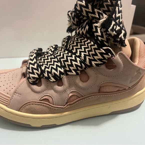 Pink Lanvin sneakers. - Picture 2 of 4